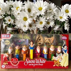 PEZ•NIB•Sealed•Snow White and the 7 Dwarfs•Collector’s Series•Storybook Incl.📖